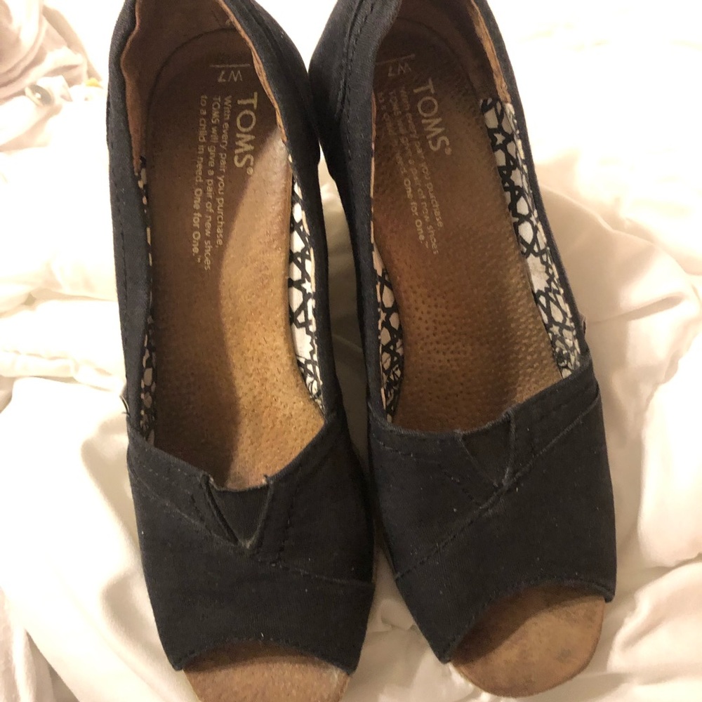 Toms peep toe wedges MAKE GOOD OFFER TODAY